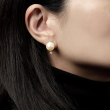 Load image into Gallery viewer, PEARL DROPS EARRINGS